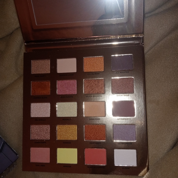 Iconic London Sunset to Sunrise Eyeshadow Pallete - Picture 4 of 7